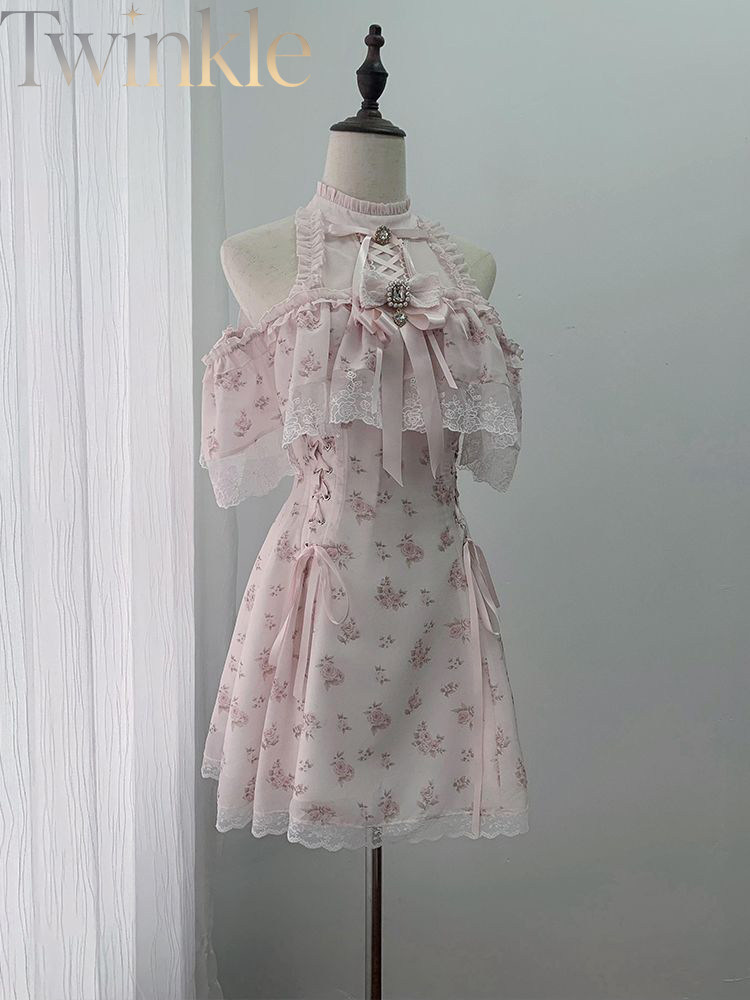 Midi Dress - 夏らしい花柄のオフショルダーのワンピース。日本のスタイルを取り入れた、ハイウエストでエレガントな、丈が短めのミディ丈の、かわいらしいカジュアルなレディースドレス。