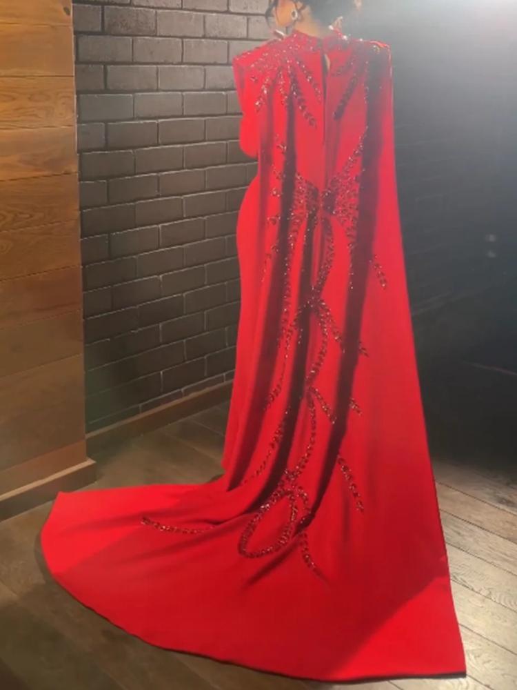 カスタマイズされたサウジアラビアのイスラム教徒の赤い長袖イブ - Women'S Red Formal Wear のレビューと価格