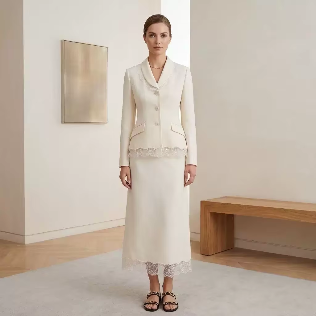 高級ウールシルク混紡素材のスカートスーツ。女性用、レーストリ - Formal Skirt のレビューと価格