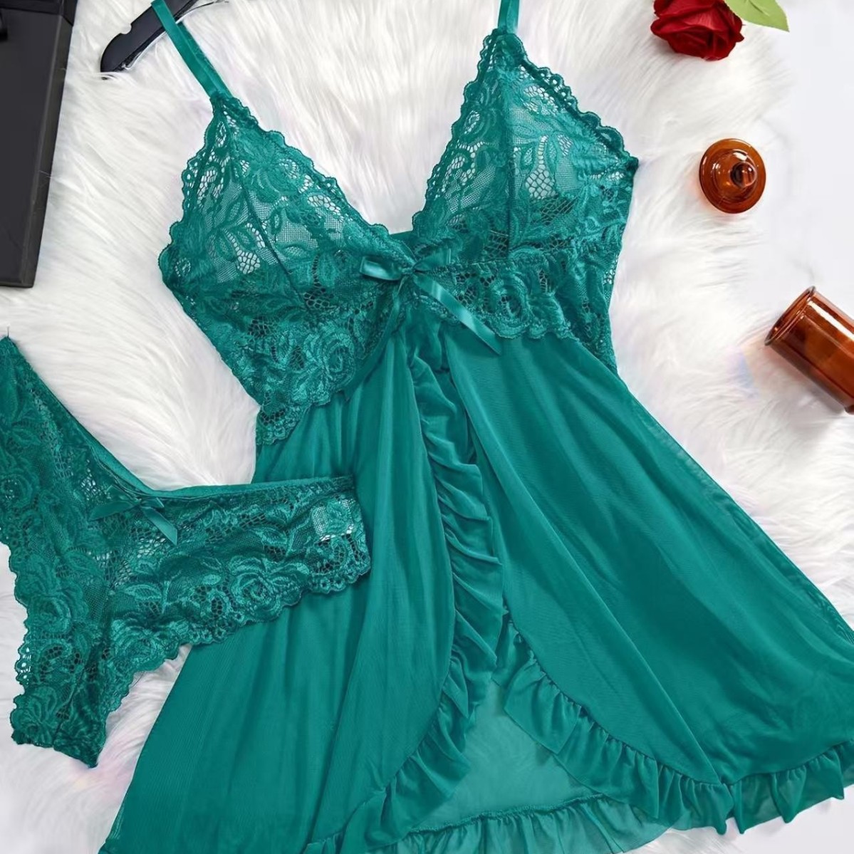 セクシーなナイトウェア、欧米風レースキャミソールパジャマドレ - Lace Dress のレビューと価格